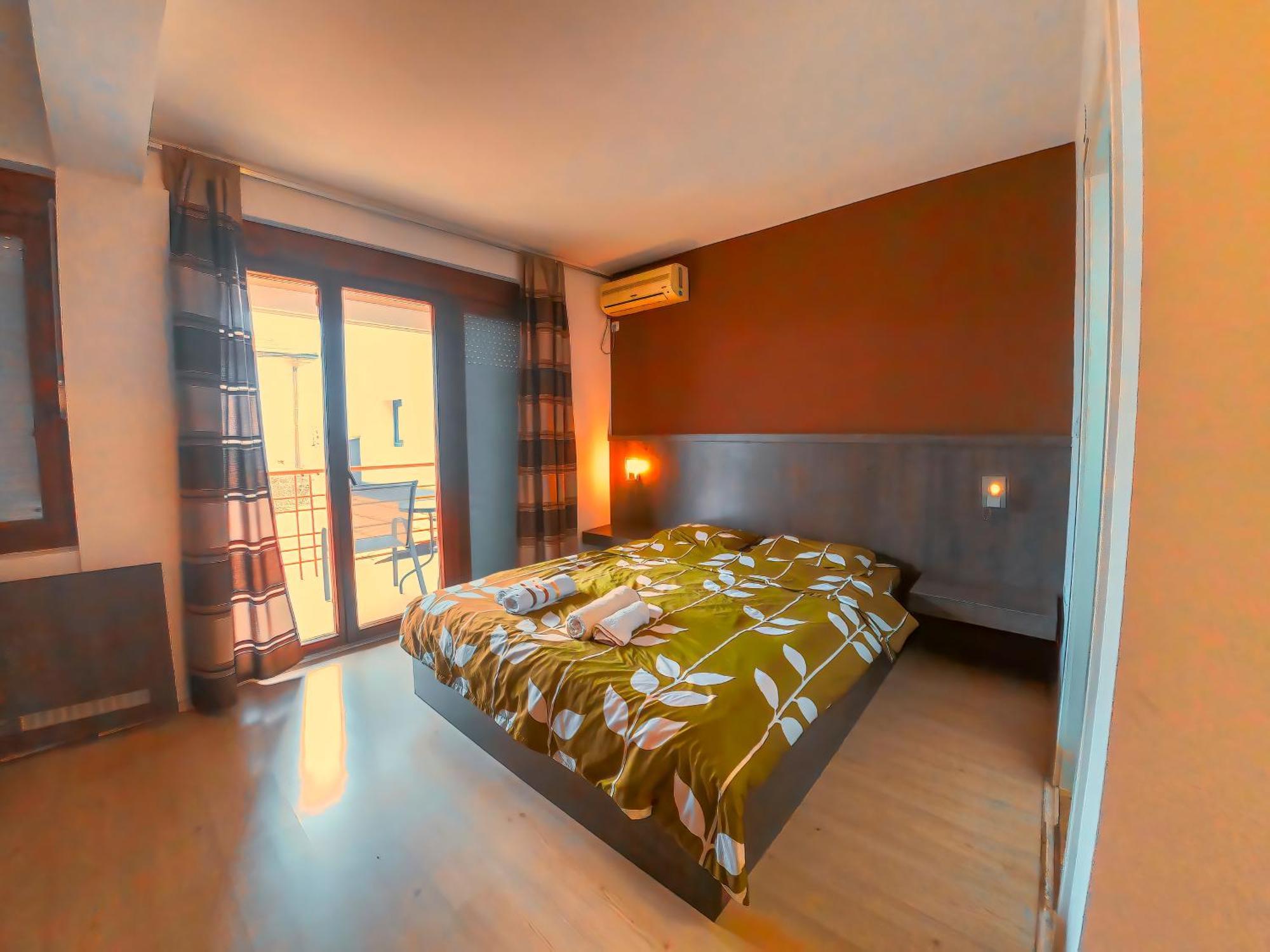White Center Ohrid,lakeside 3*
